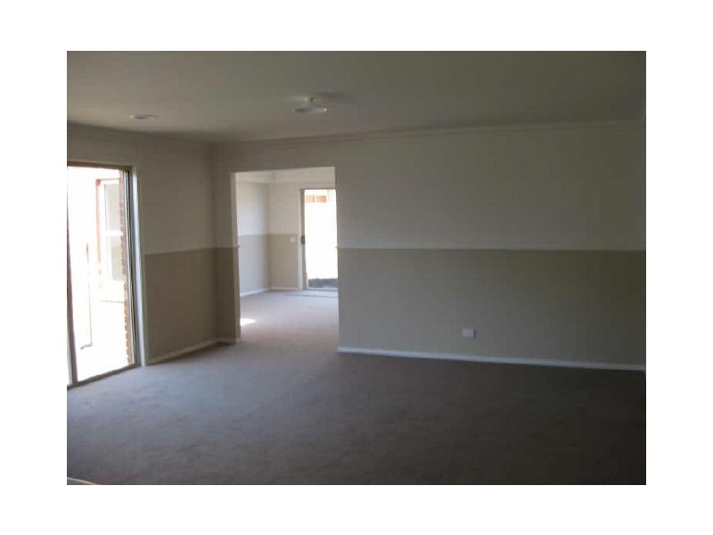 9 St Mellion Court, Cranbourne VIC 3977