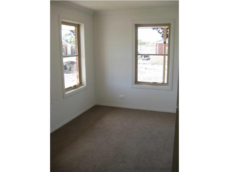 9 St Mellion Court, Cranbourne VIC 3977