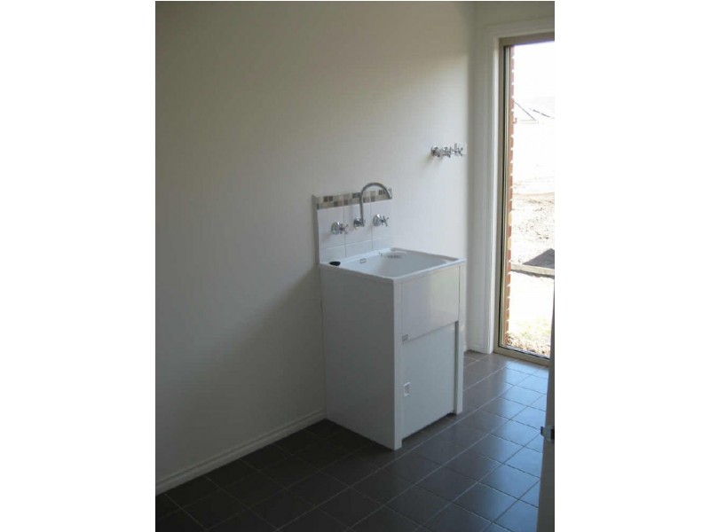 9 St Mellion Court, Cranbourne VIC 3977