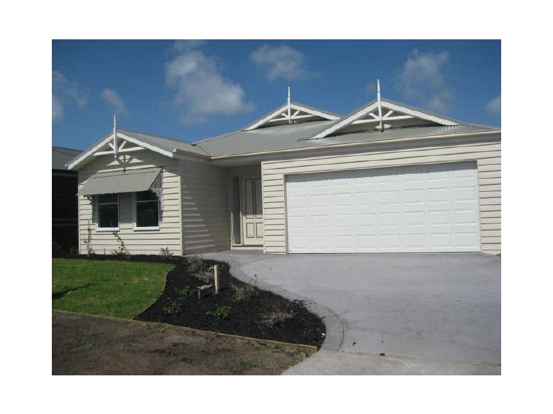 Lot/807 St Mellion Court, Cranbourne VIC 3977