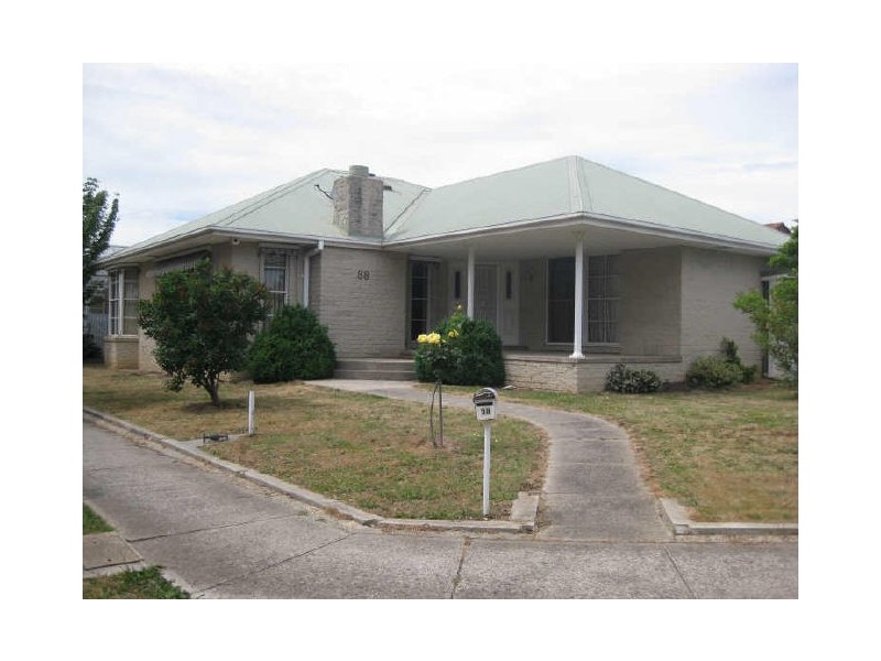 38 County Drive, Berwick VIC 3806