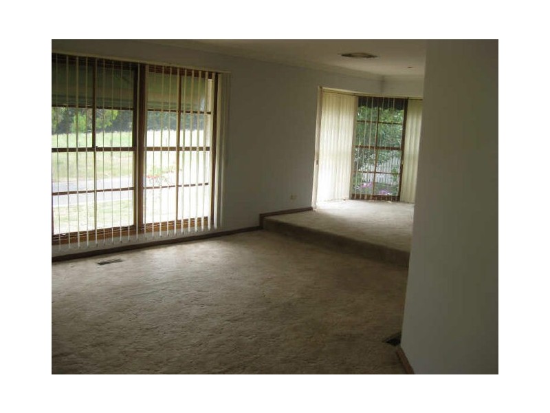 38 County Drive, Berwick VIC 3806