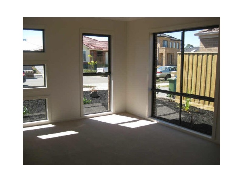 11 Stanhope Avenue, Berwick VIC 3806