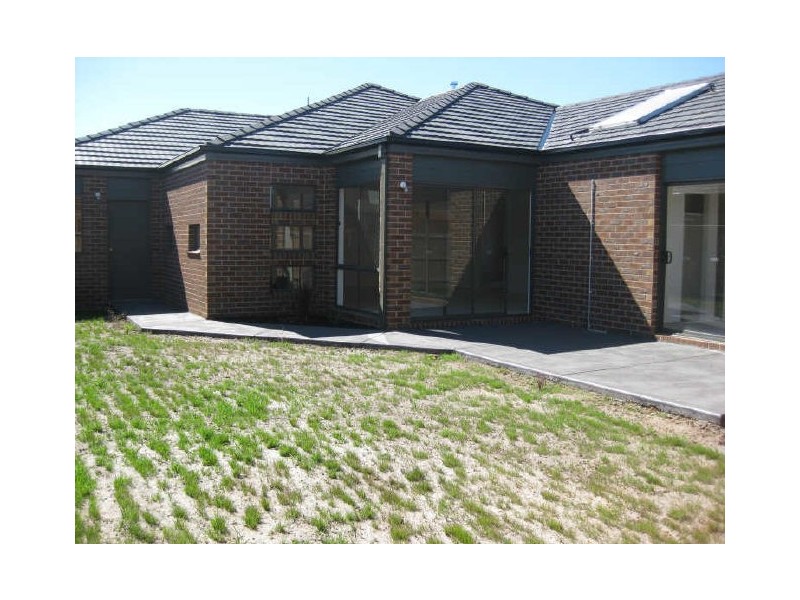 11 Stanhope Avenue, Berwick VIC 3806