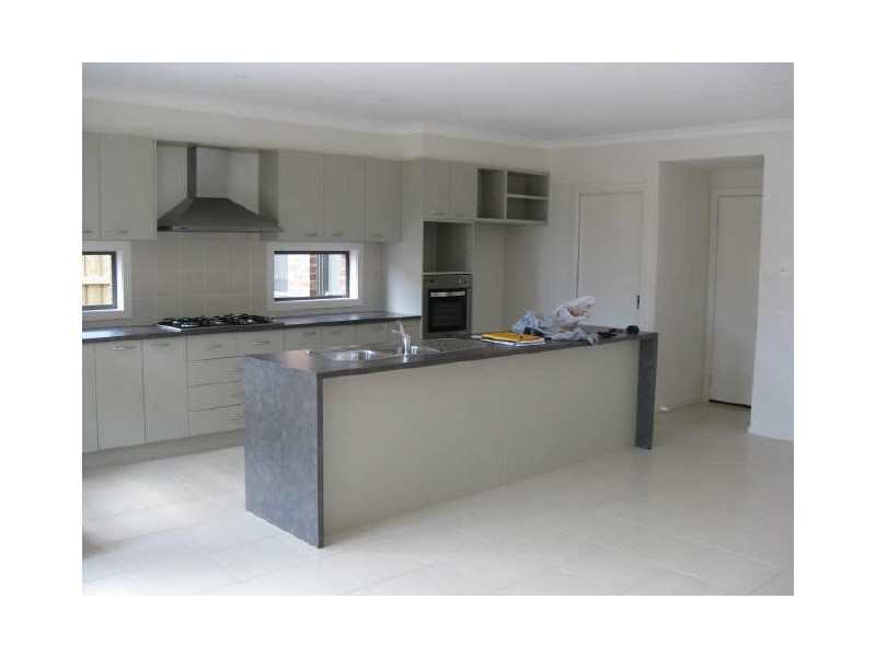 11 Stanhope Avenue, Berwick VIC 3806