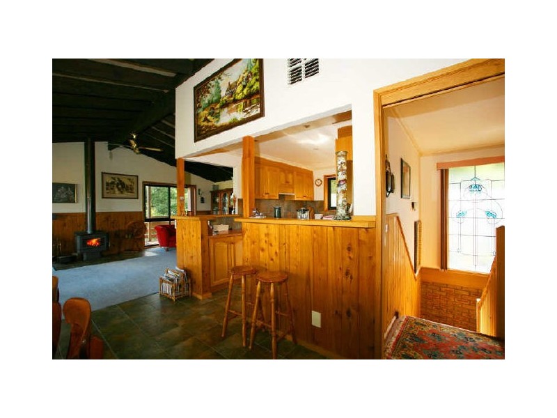 24 Innes Court, Berwick VIC 3806