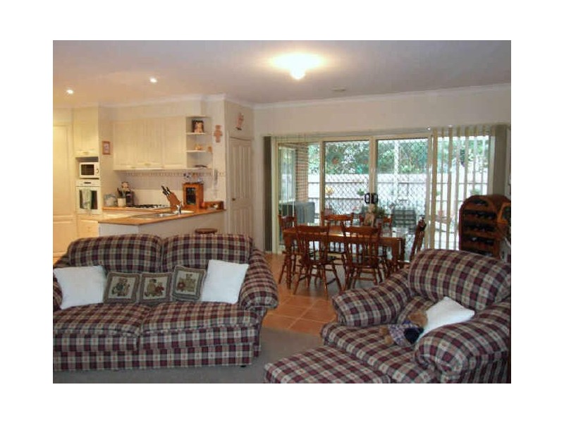 2/7 Goff Street, Beaconsfield VIC 3807