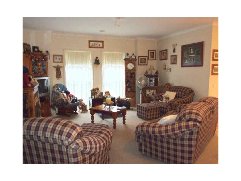 2/7 Goff Street, Beaconsfield VIC 3807