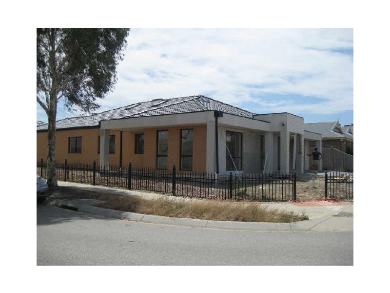 11 Colonial Way, Pakenham VIC 3810