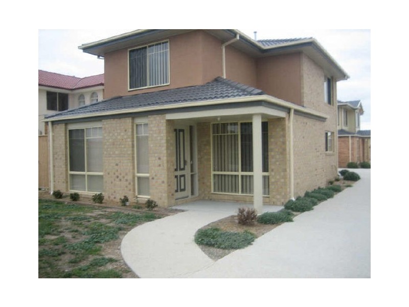 1/23 Farnborough Way, Berwick VIC 3806