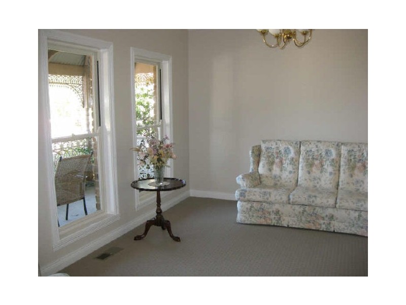 20 Rheanva Street, Berwick VIC 3806