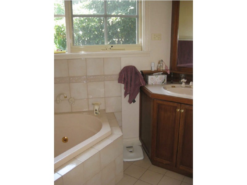 20 Rheanva Street, Berwick VIC 3806