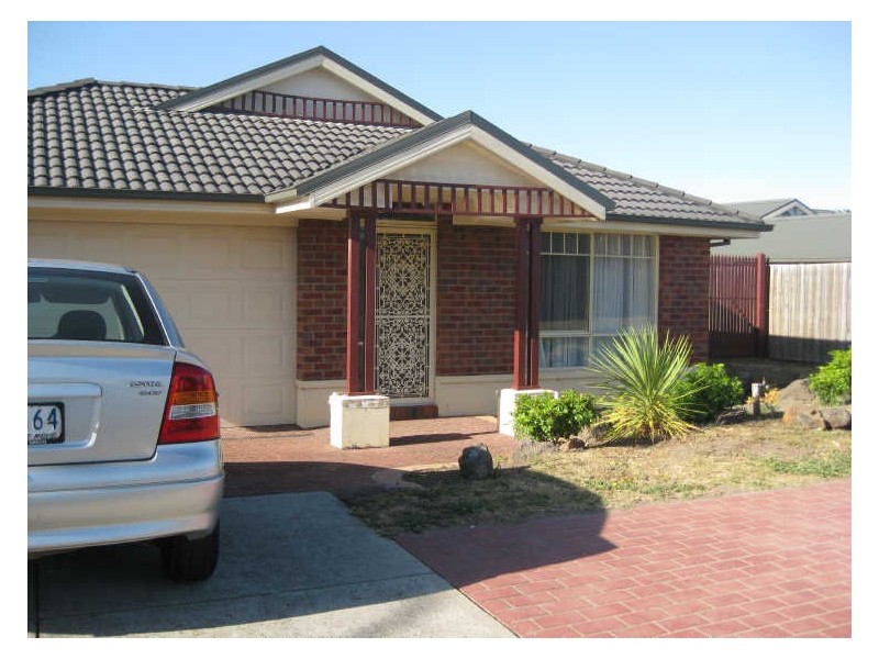 9 Marina Court, Berwick VIC 3806