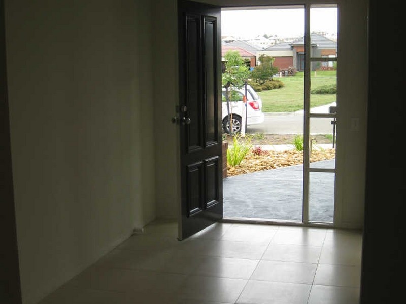 33 Premier Drive, Berwick VIC 3806