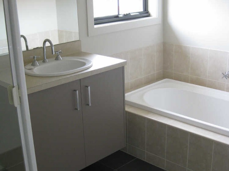 33 Premier Drive, Berwick VIC 3806