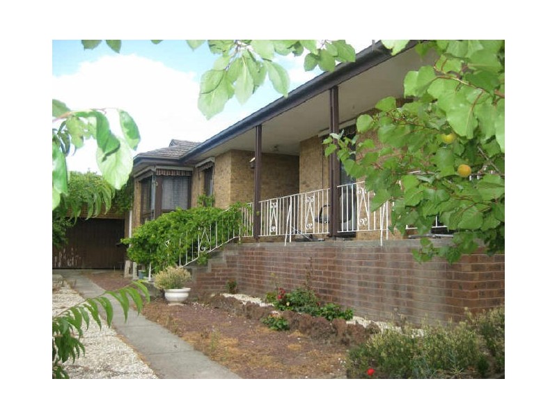 4 Grassmere Court, Hallam VIC 3803