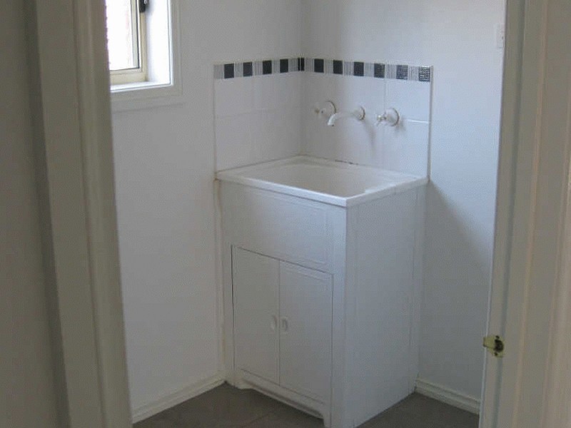 2/249-251 Monahans Road,, Cranbourne VIC 3977