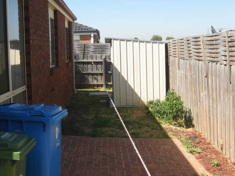 2/249-251 Monahans Road,, Cranbourne VIC 3977