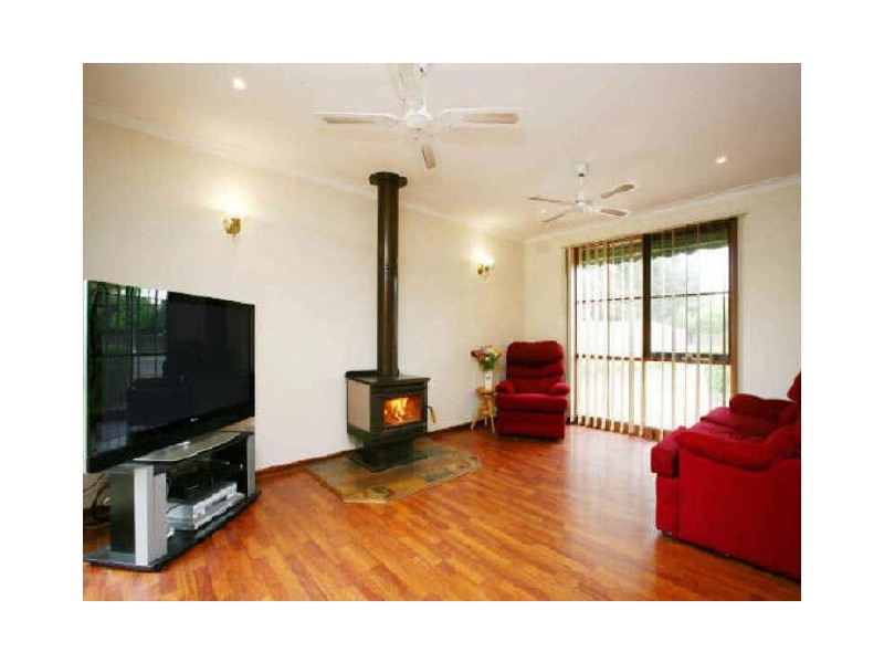 20 Bemersyde Drive, Berwick VIC 3806