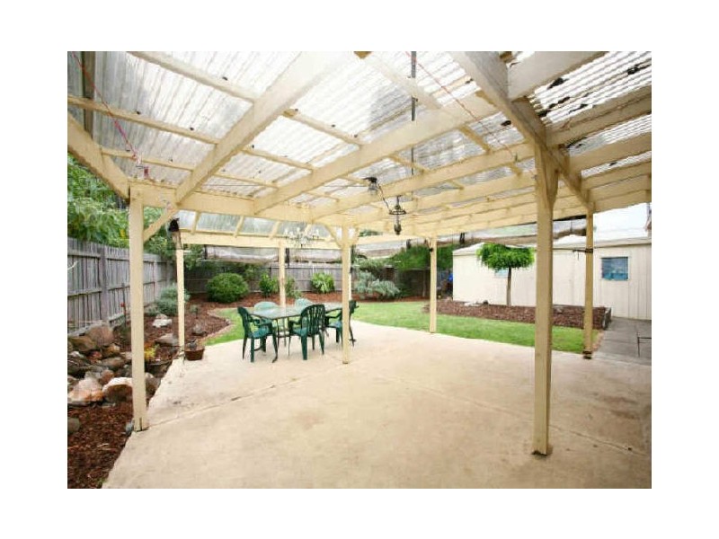 20 Bemersyde Drive, Berwick VIC 3806