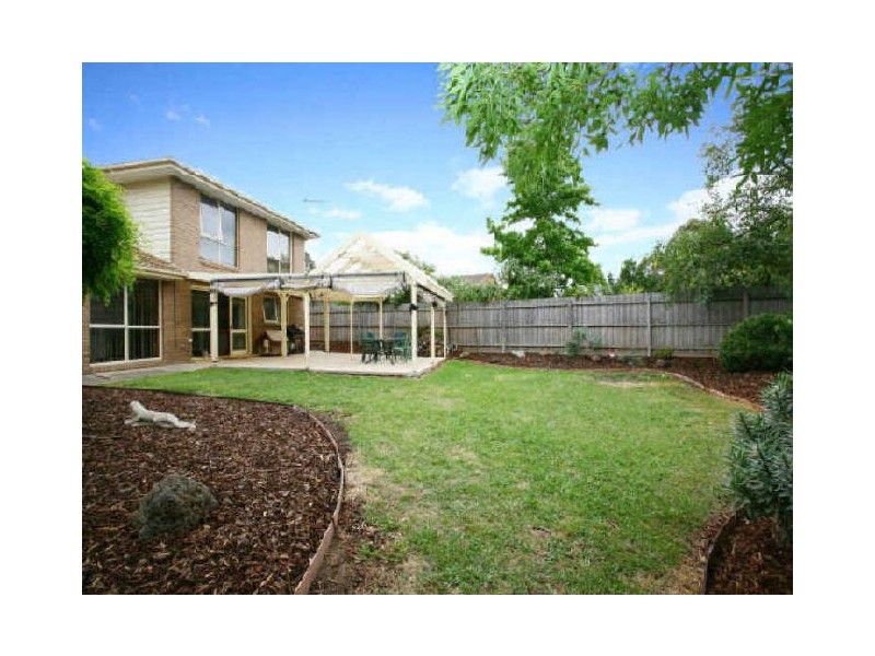 20 Bemersyde Drive, Berwick VIC 3806