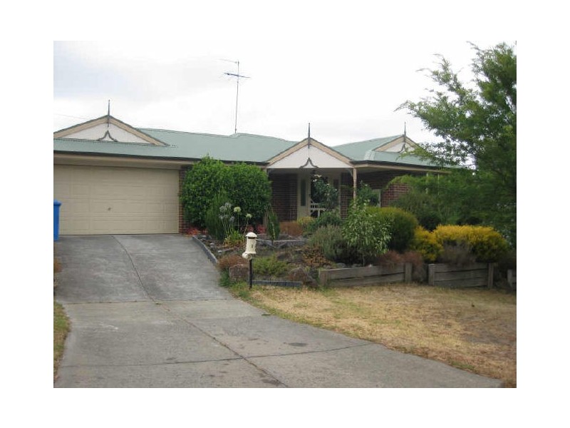 2 Nestle Retreat, Berwick VIC 3806