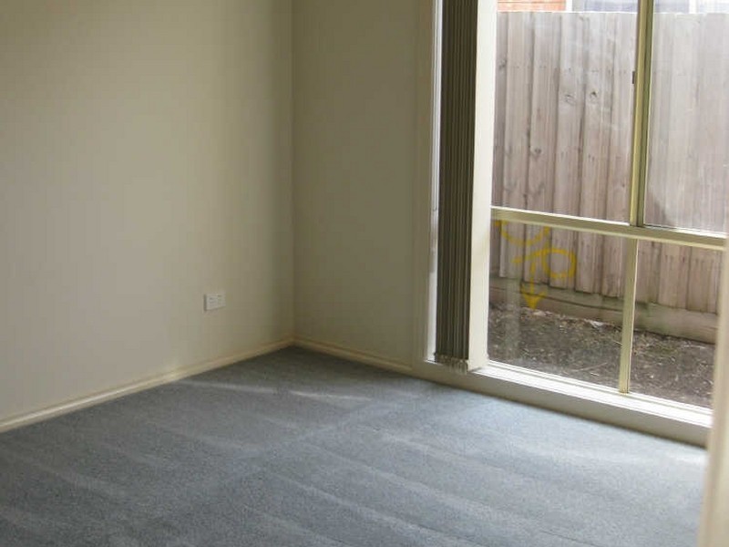 3/49-51 Dartmoor Drive, Cranbourne VIC 3977