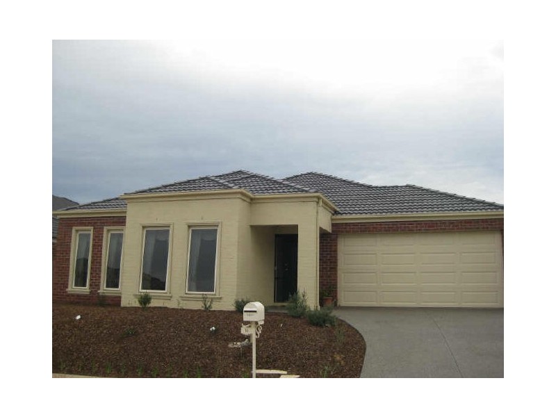 14 Marbelia Drive, Berwick VIC 3806