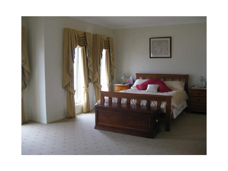 14 Marbelia Drive, Berwick VIC 3806