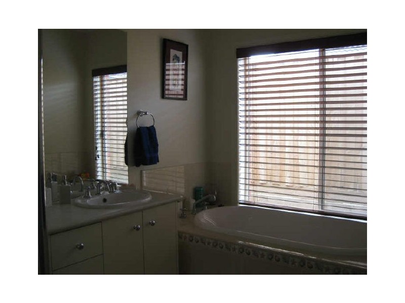 14 Marbelia Drive, Berwick VIC 3806