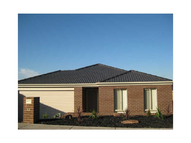 13 Hollington Way, Berwick VIC 3806