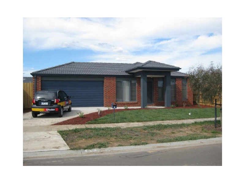 79 Calais Ccrt, Cranbourne VIC 3977