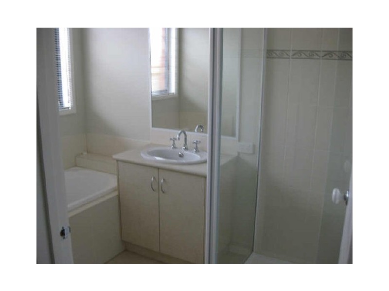 79 Calais Ccrt, Cranbourne VIC 3977