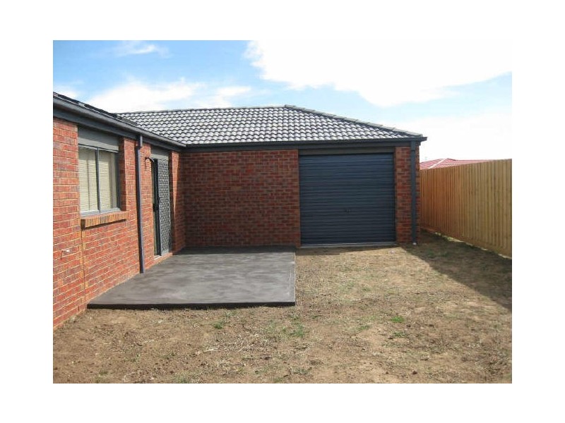 79 Calais Ccrt, Cranbourne VIC 3977