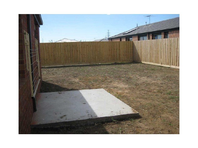 79 Calais Ccrt, Cranbourne VIC 3977