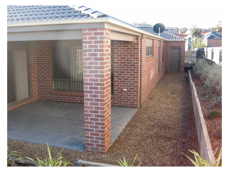 30 Nightingale Crescent, Berwick VIC 3806