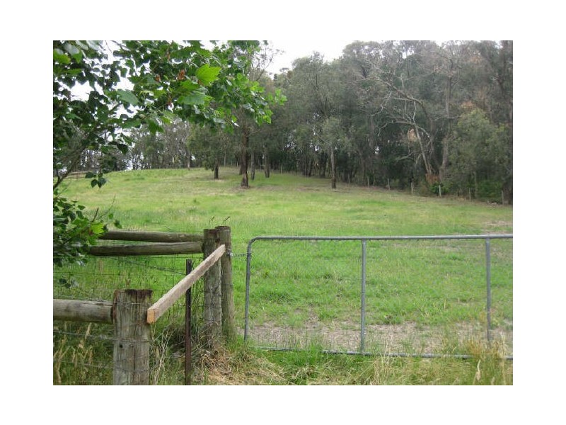 21 Walnut Grove, Beaconsfield Upper VIC 3808