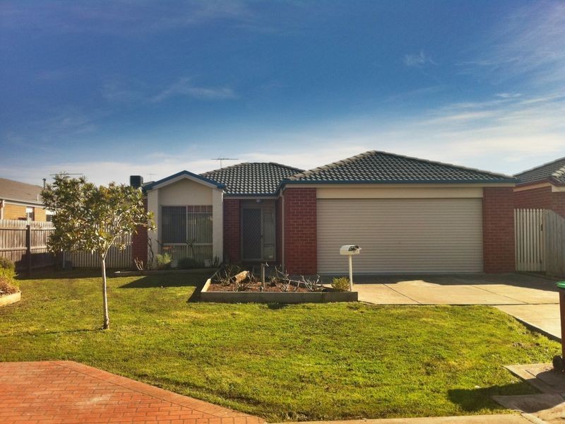 6 Cadell Place, Berwick VIC 3806