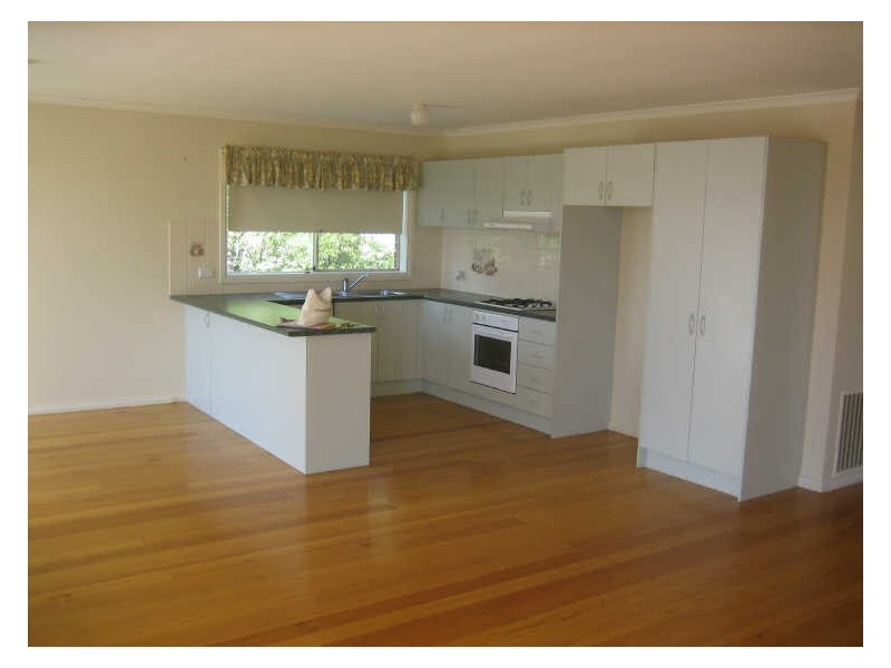 6 Jarryd Crescent, Berwick VIC 3806