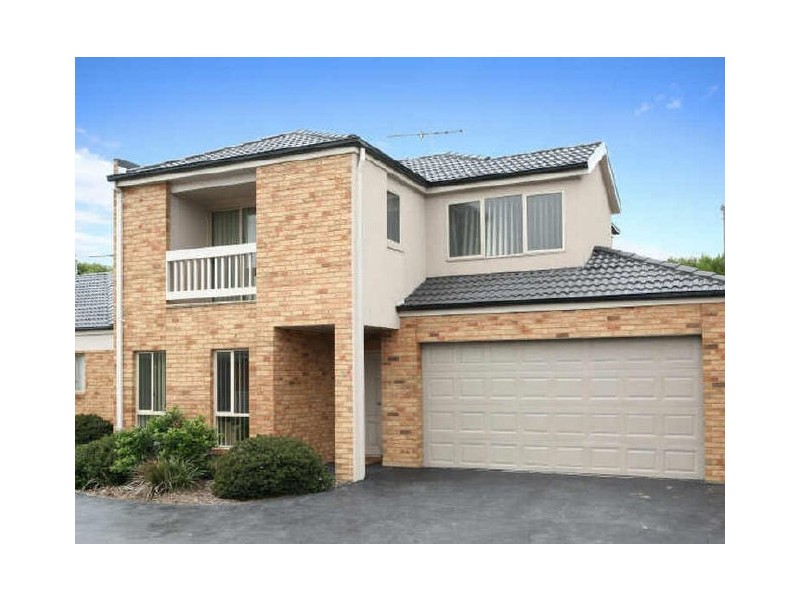 2/101-107 Golf Links Road, Berwick VIC 3806