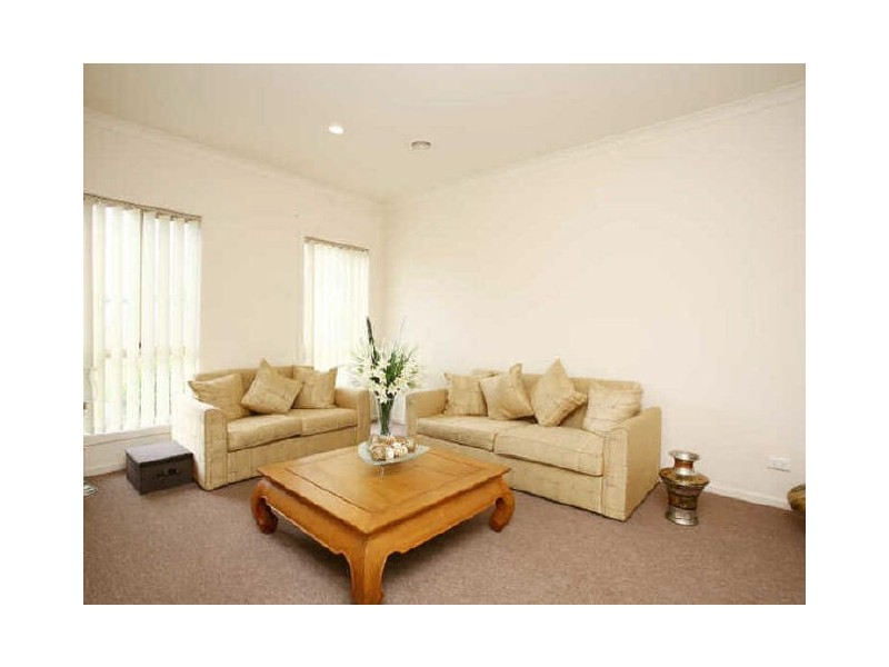 2/101-107 Golf Links Road, Berwick VIC 3806