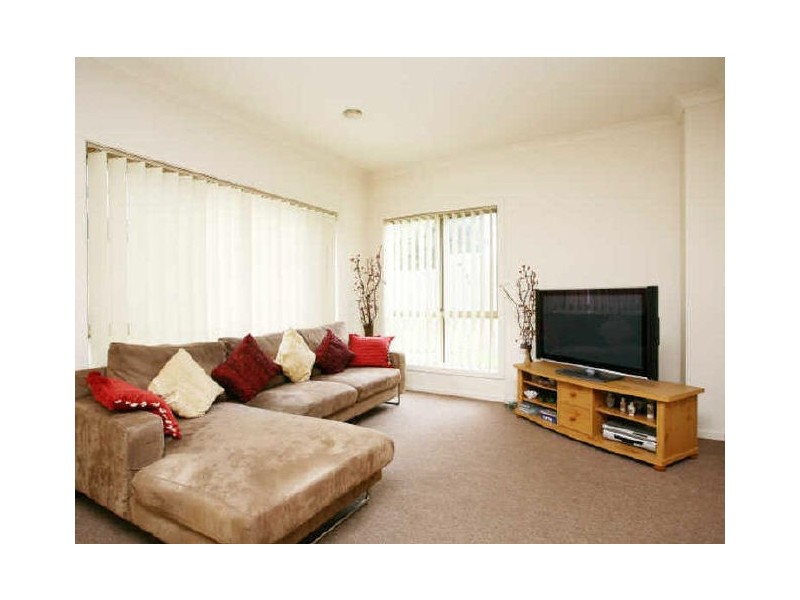 2/101-107 Golf Links Road, Berwick VIC 3806