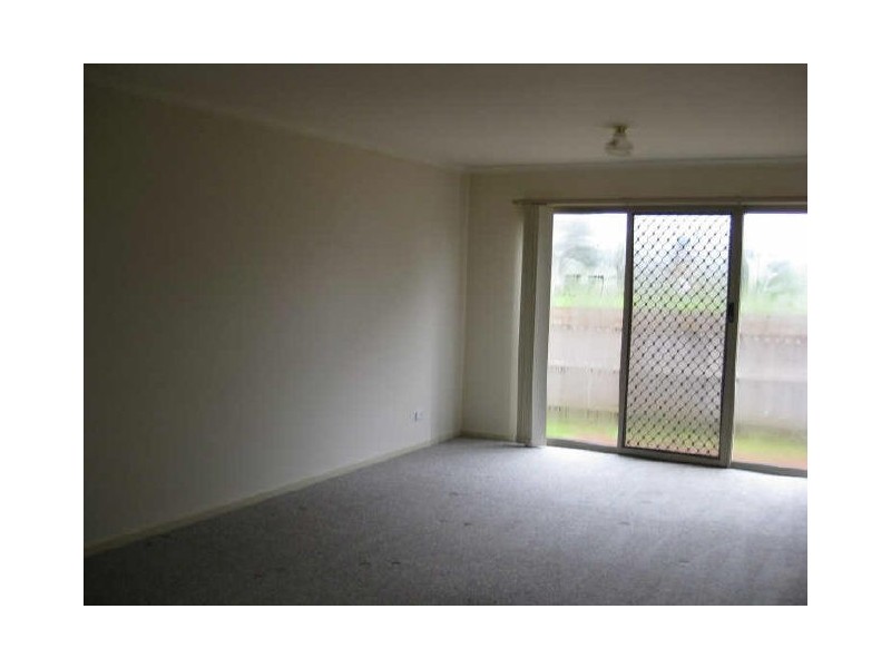 2/1 Bendermere Rise, Langwarrin VIC 3910