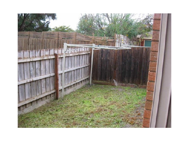 2/1 Bendermere Rise, Langwarrin VIC 3910