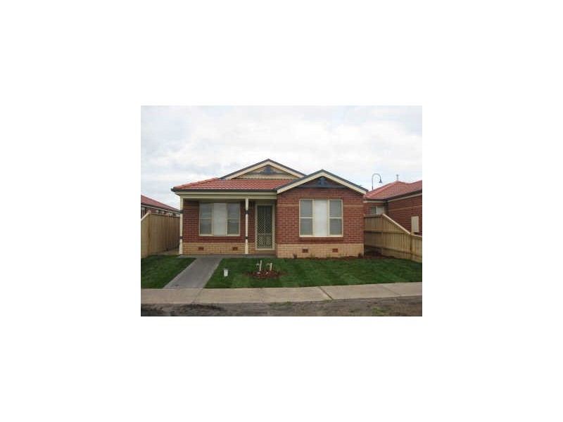 3 McCallum Drive, Cranbourne East VIC 3977