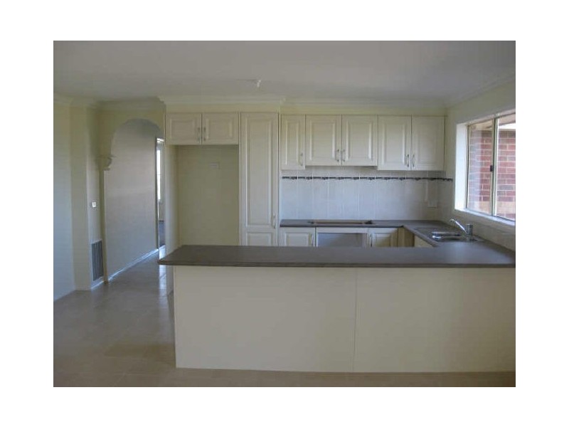 9 Peisley Crescent, Cranbourne VIC 3977