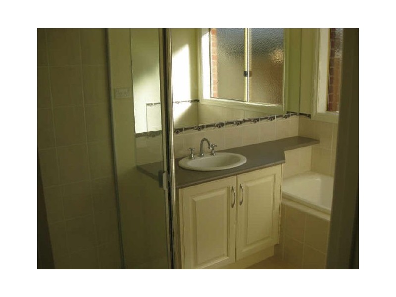 9 Peisley Crescent, Cranbourne VIC 3977