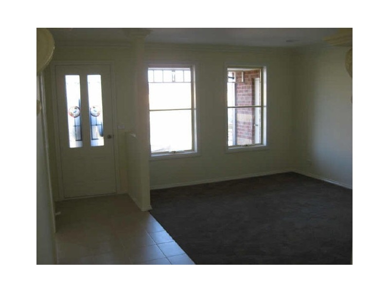 9 Peisley Crescent, Cranbourne VIC 3977