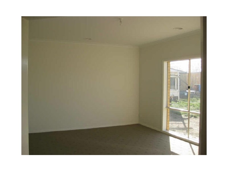 13 Dan Morgan Drive, Cranbourne VIC 3977