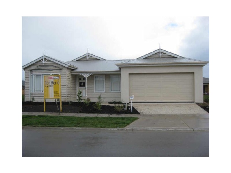 13 Dan Morgan Drive, Cranbourne VIC 3977
